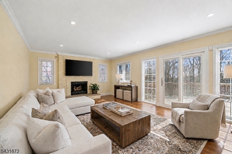 50 Pinewood Crescent Berkeley Heights, NJ 07922 - Photo 13 of 41