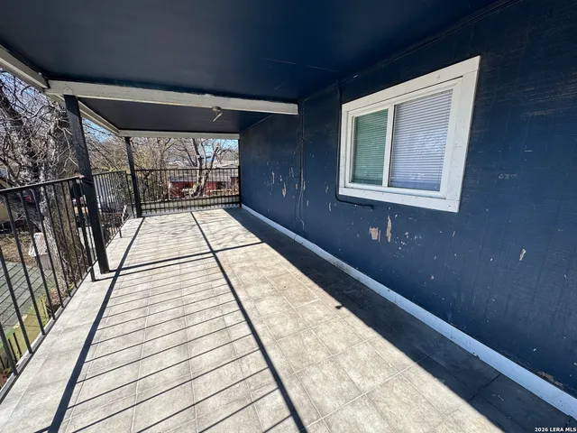 $850 | 811 South General McMullen, Unit 4, San Antonio, TX 78237