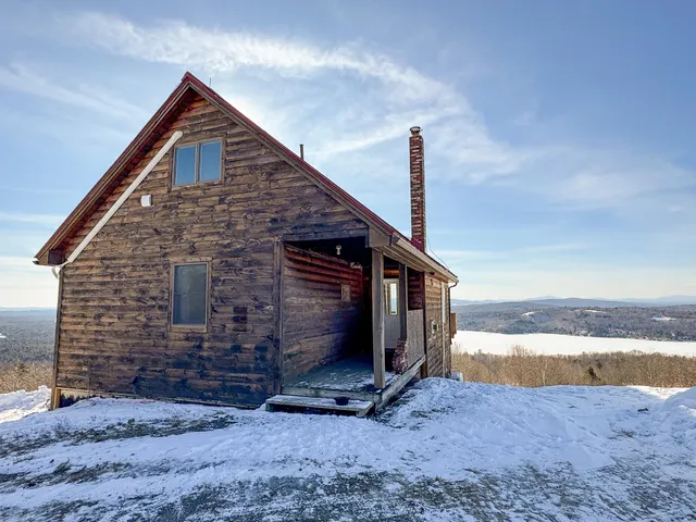 $1,000,000 | 203 East Shore Road, Embden, ME 04958