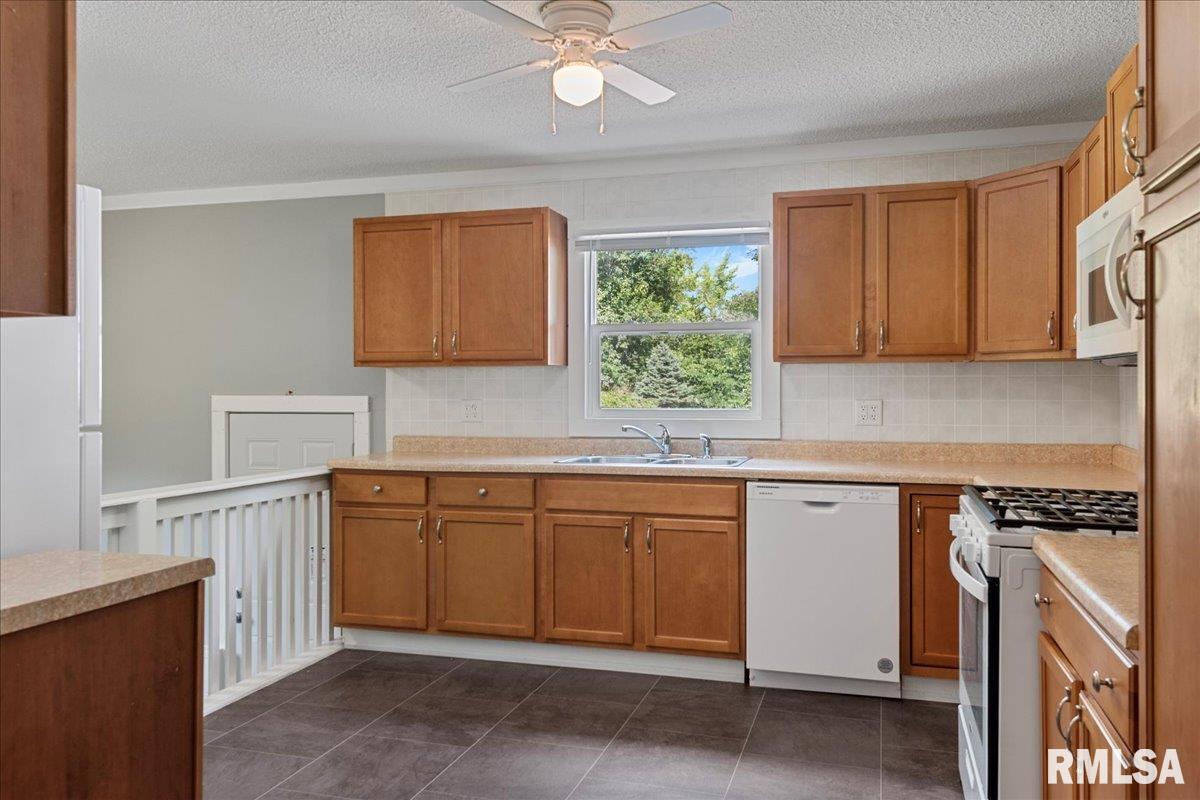 216 North Milton Avenue Springfield, IL 62702 - Photo 15 of 47 Gallery Image 15