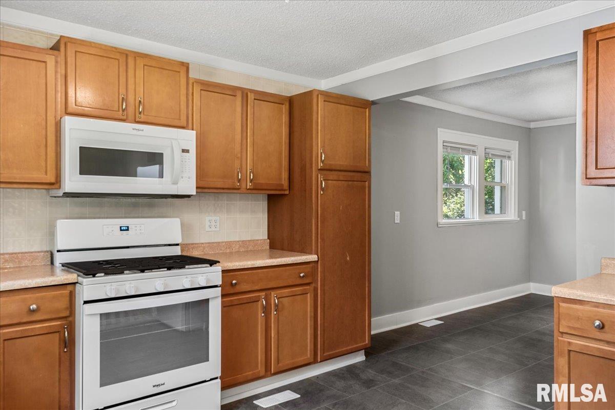216 North Milton Avenue Springfield, IL 62702 - Photo 19 of 47 Gallery Image 19