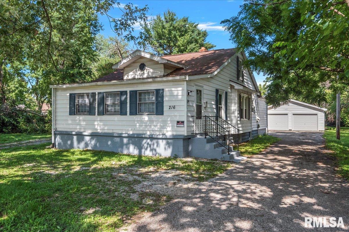 216 North Milton Avenue Springfield, IL 62702 - Photo 2 of 47 Gallery Image 2