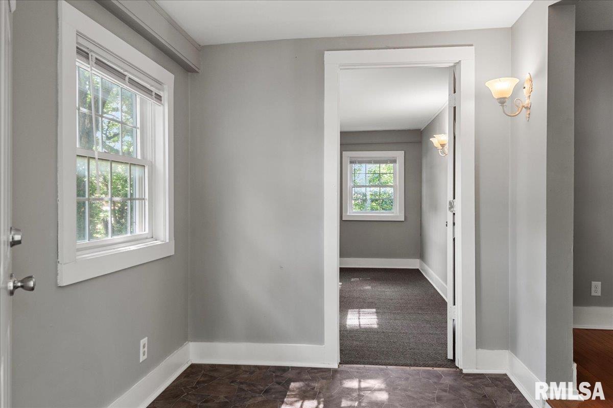 216 North Milton Avenue Springfield, IL 62702 - Photo 5 of 47 Gallery Image 5