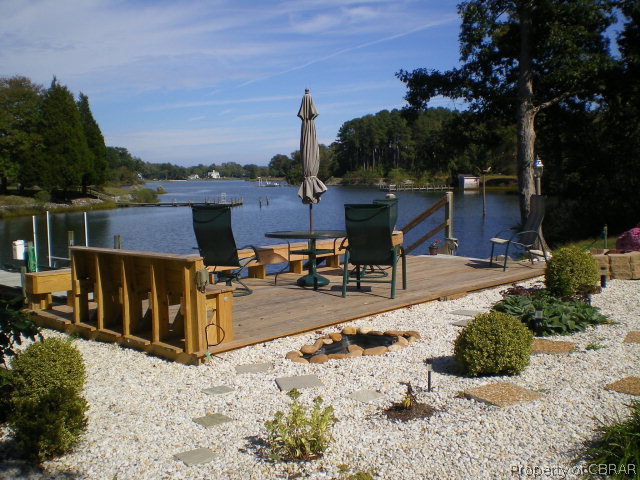 285 Prentice Point Drive Kilmarnock, VA 22482 - Photo 2 of 9