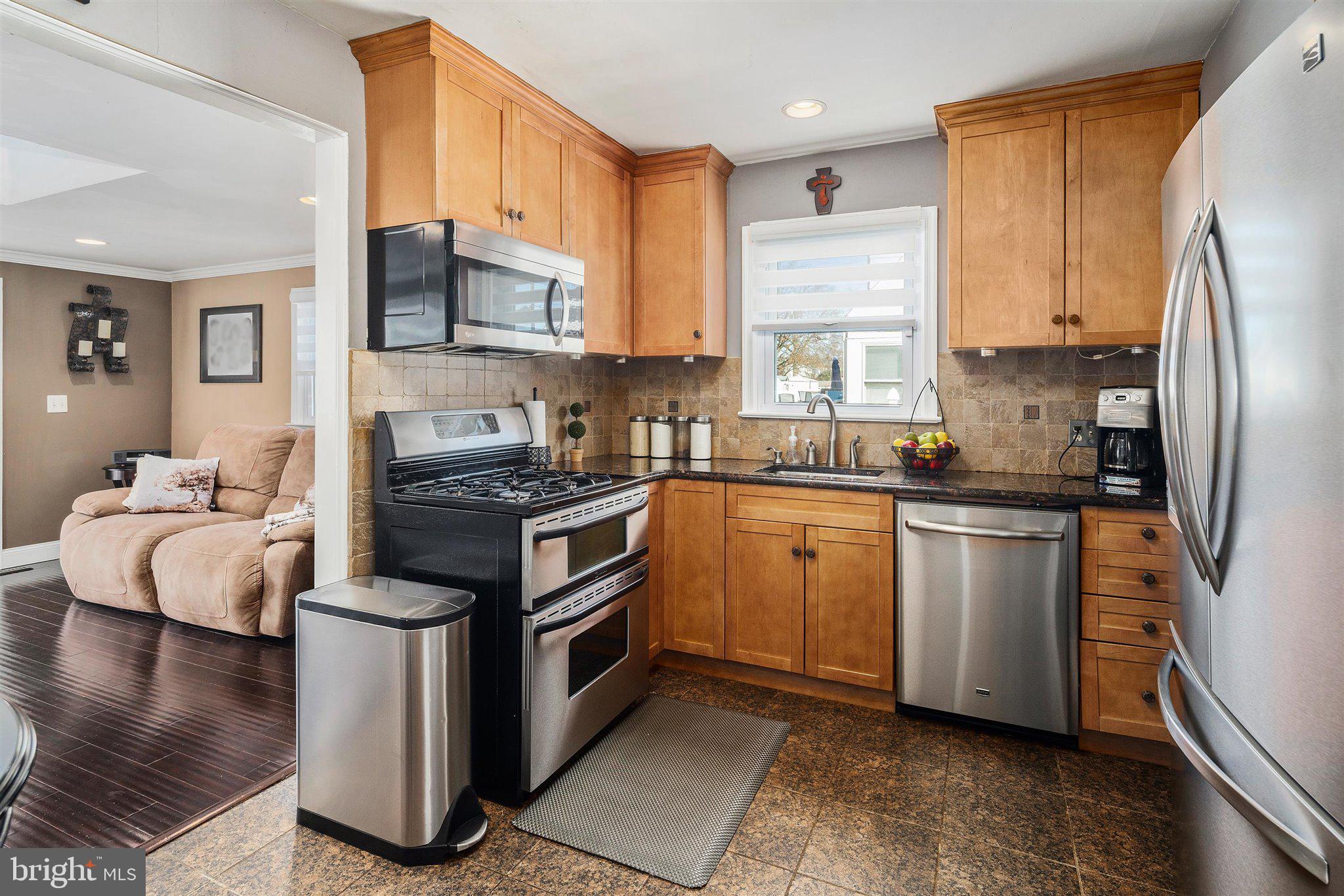 34 Brockton Road Hamilton, NJ 08619 - Photo 4 of 29