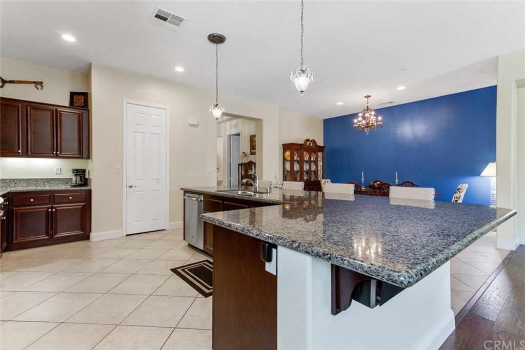 6013 Trafford Place Bakersfield, CA 93306 - Photo 12 of 53