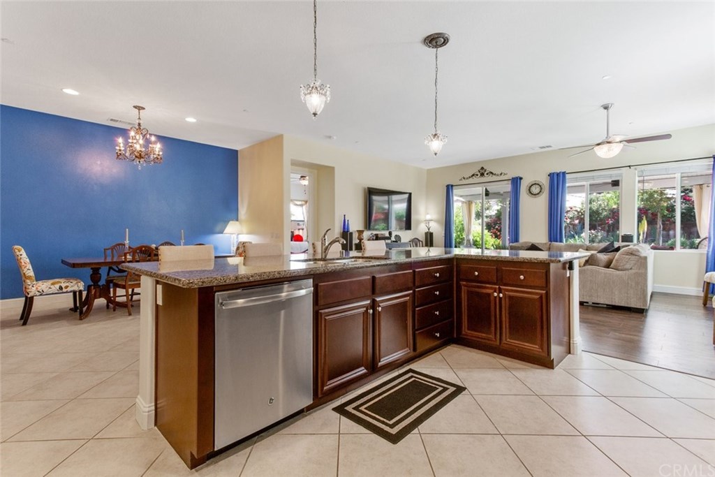 6013 Trafford Place Bakersfield, CA 93306 - Photo 15 of 53