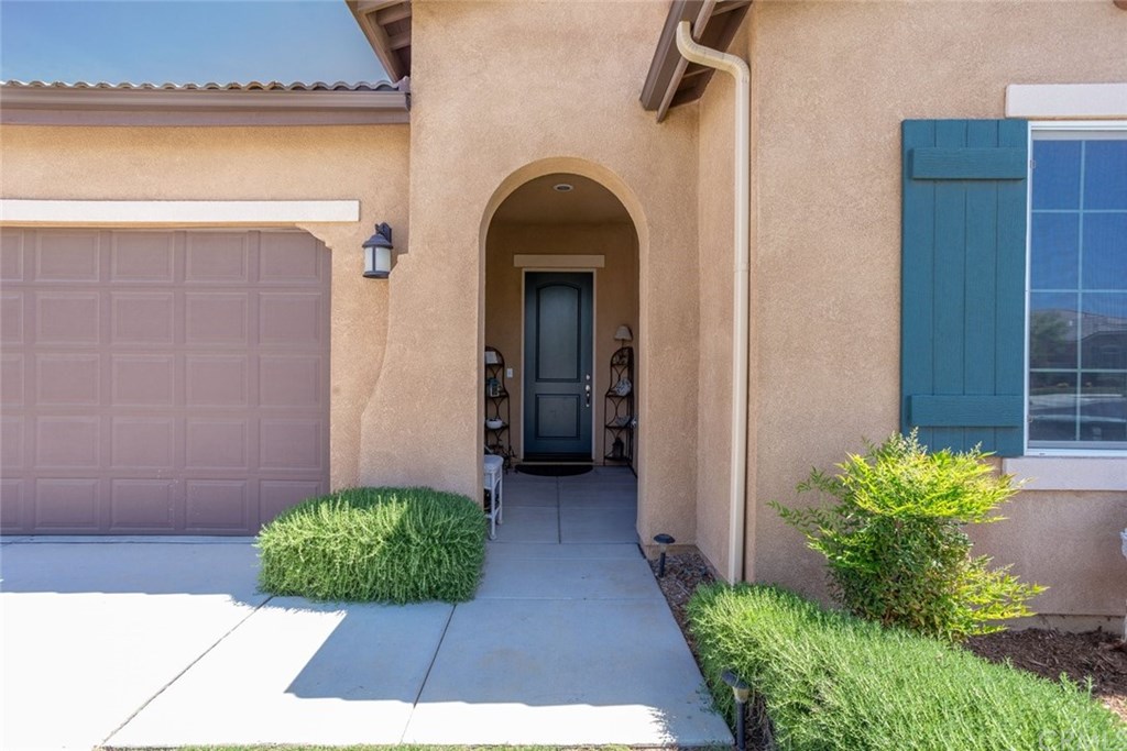 6013 Trafford Place Bakersfield, CA 93306 - Photo 4 of 53