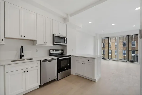 $489,000 | 1657 East 19th Street, Unit 6A | Homecrest