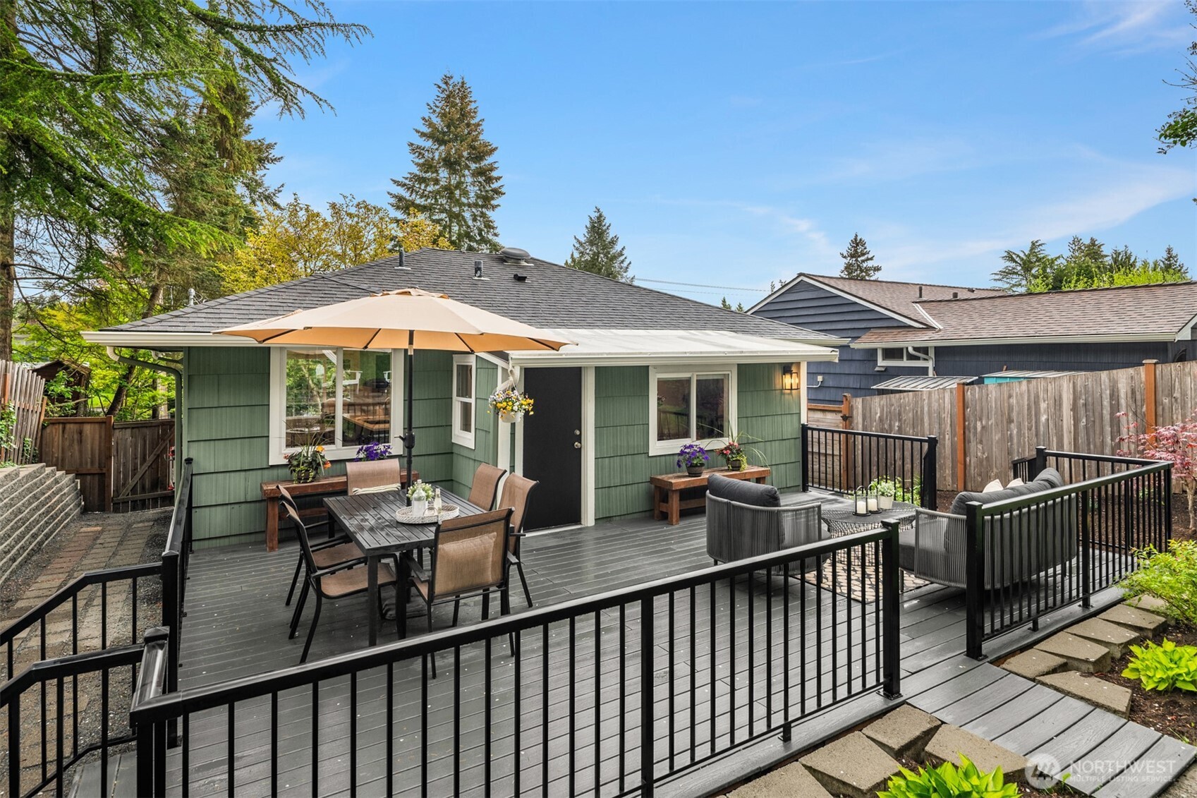 2011 Northeast 97th Street Seattle, WA 98115 - Photo 23 of 26