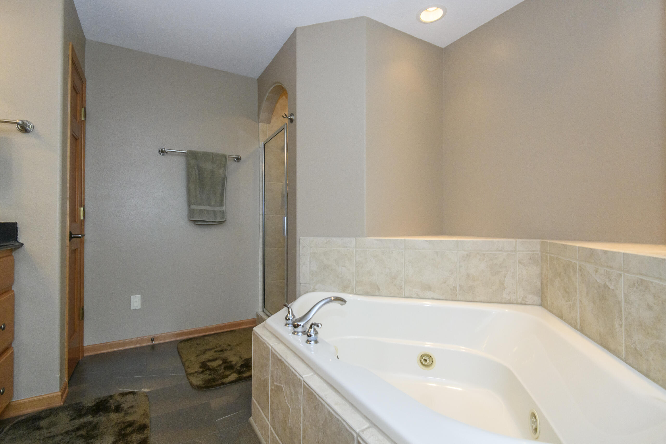 N5158 Union Hill Road Concord, WI 53066 - Photo 27 of 61 Master Tub