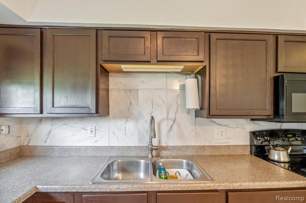 1326 Reid Road Grand Blanc, MI 48439 - Photo 17 of 49 Gallery Image 17