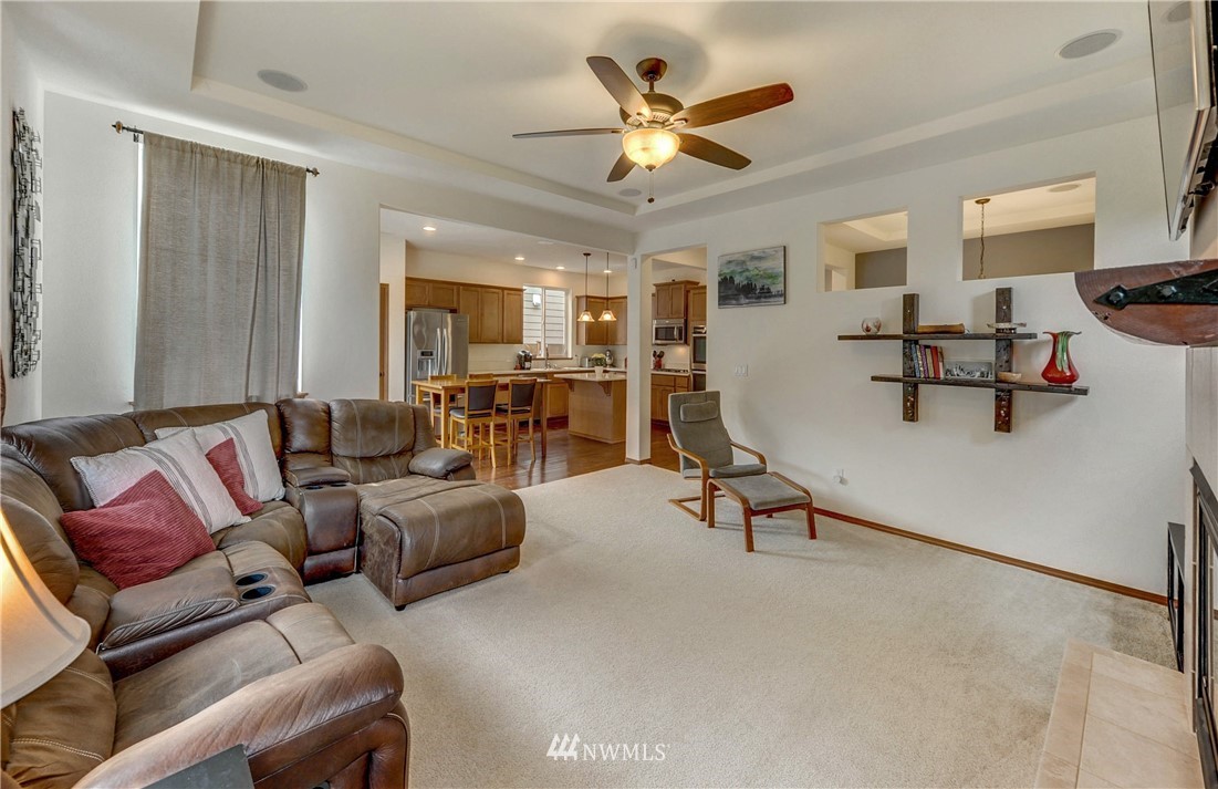 22921 42nd Drive Southeast Bothell, WA 98021 - Photo 14 of 38 a living room with furniture