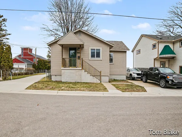 $599,900 | 1834 Edgewater Street, Muskegon, MI 49441