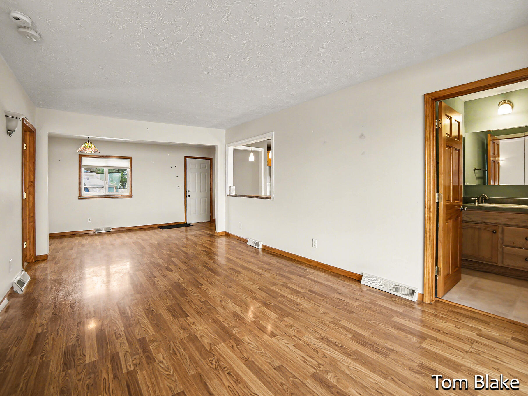 1834 Edgewater Street Muskegon, MI 49441 - Photo 12 of 29 IMG_8002