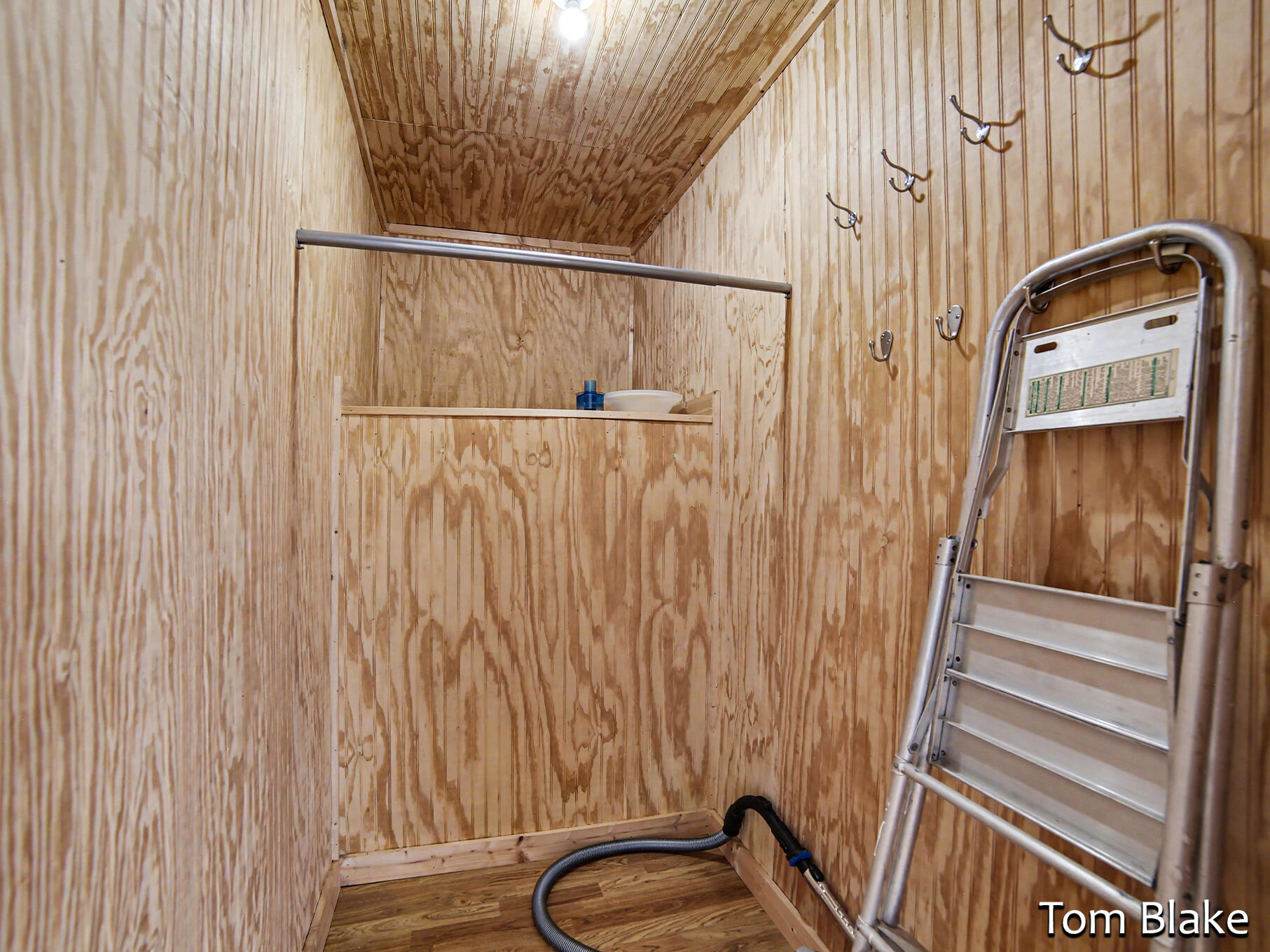 1834 Edgewater Street Muskegon, MI 49441 - Photo 20 of 29 IMG_7995