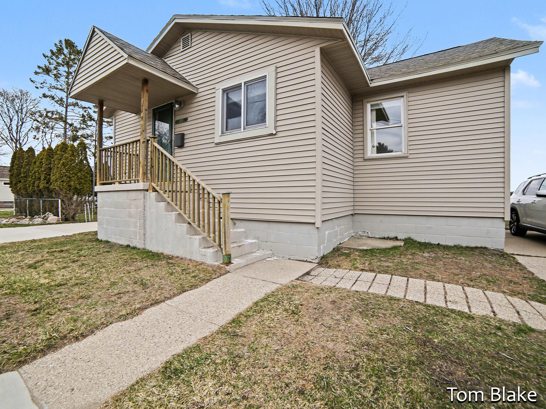 1834 Edgewater Street Muskegon, MI 49441 - Photo 6 of 29 IMG_8020