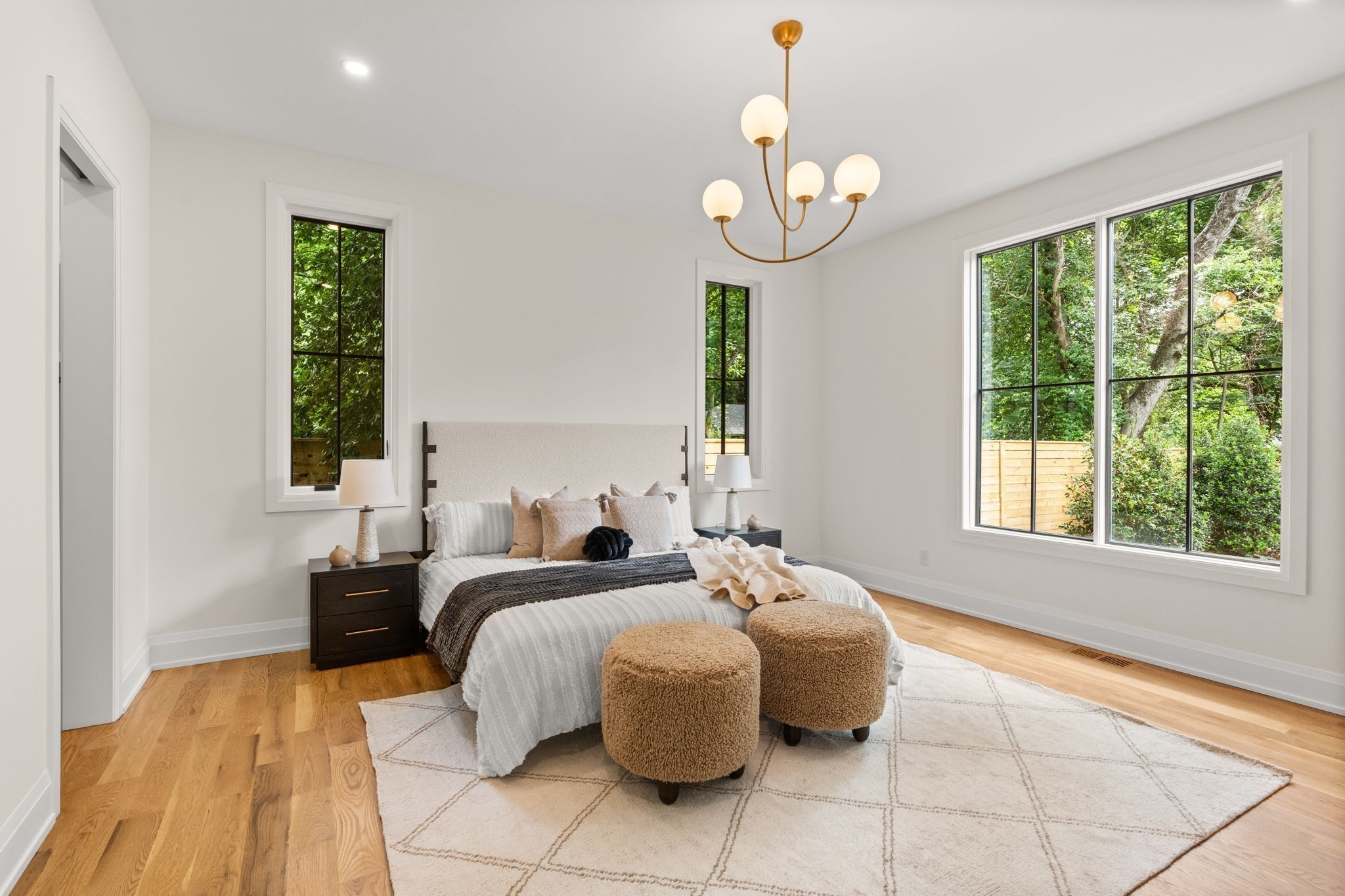 2915 Compton Road Nashville, TN 37215 - Photo 28 of 75 a bedroom with bed and a window