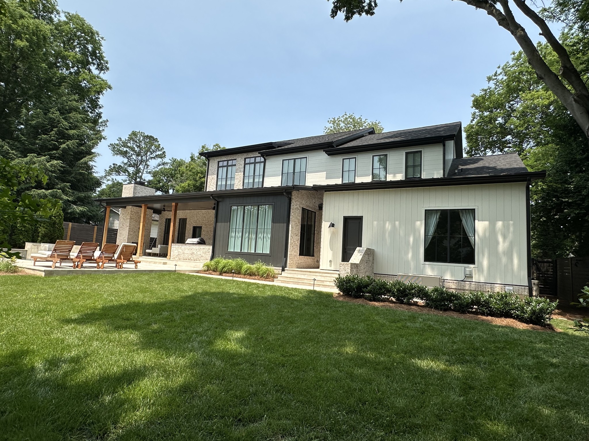2915 Compton Road Nashville, TN 37215 - Photo 63 of 75 a front view of house with yard