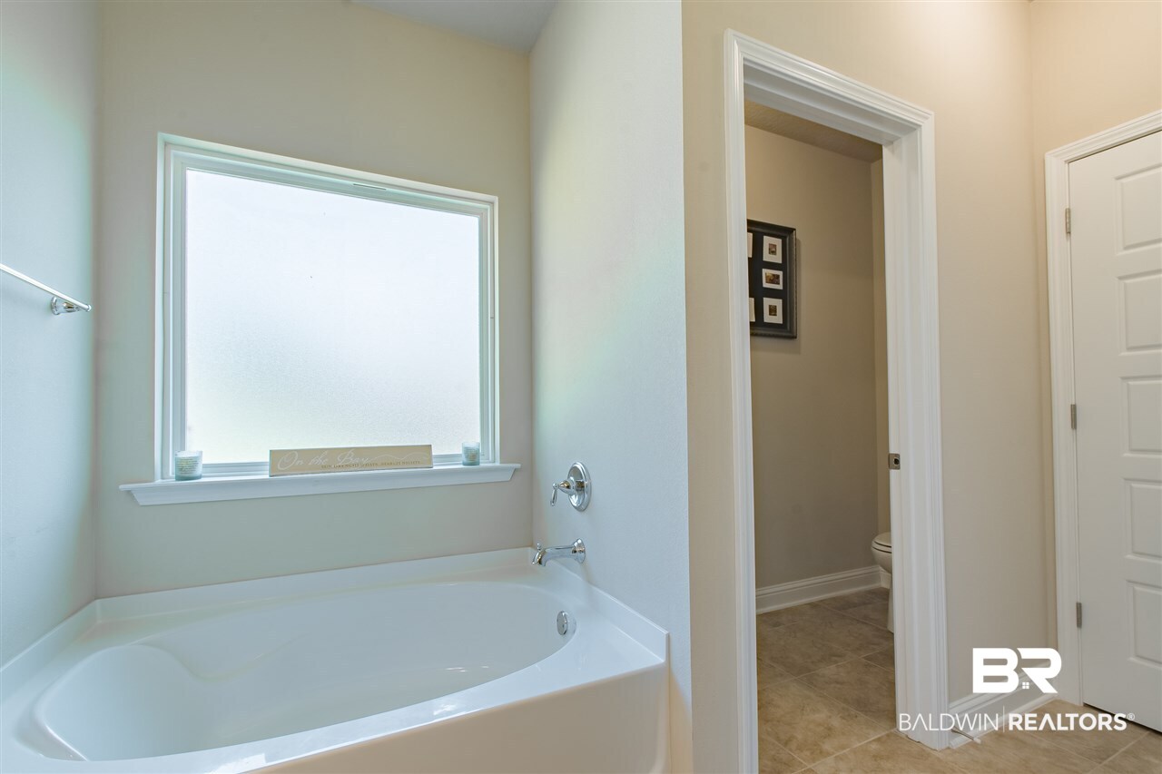 31473 Spoonbill Road Daphne, AL 36527 - Photo 16 of 33 Soaking Tub
