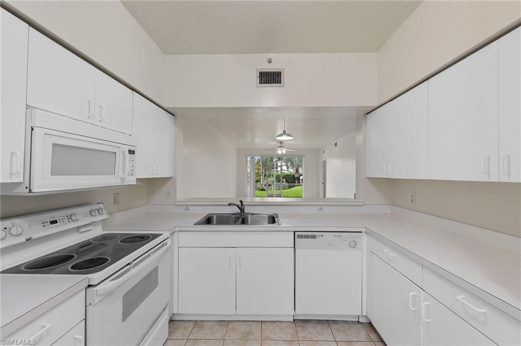 3250 Cypress Glen Way, Unit 406 Naples, FL 34109 - Photo 8 of 31