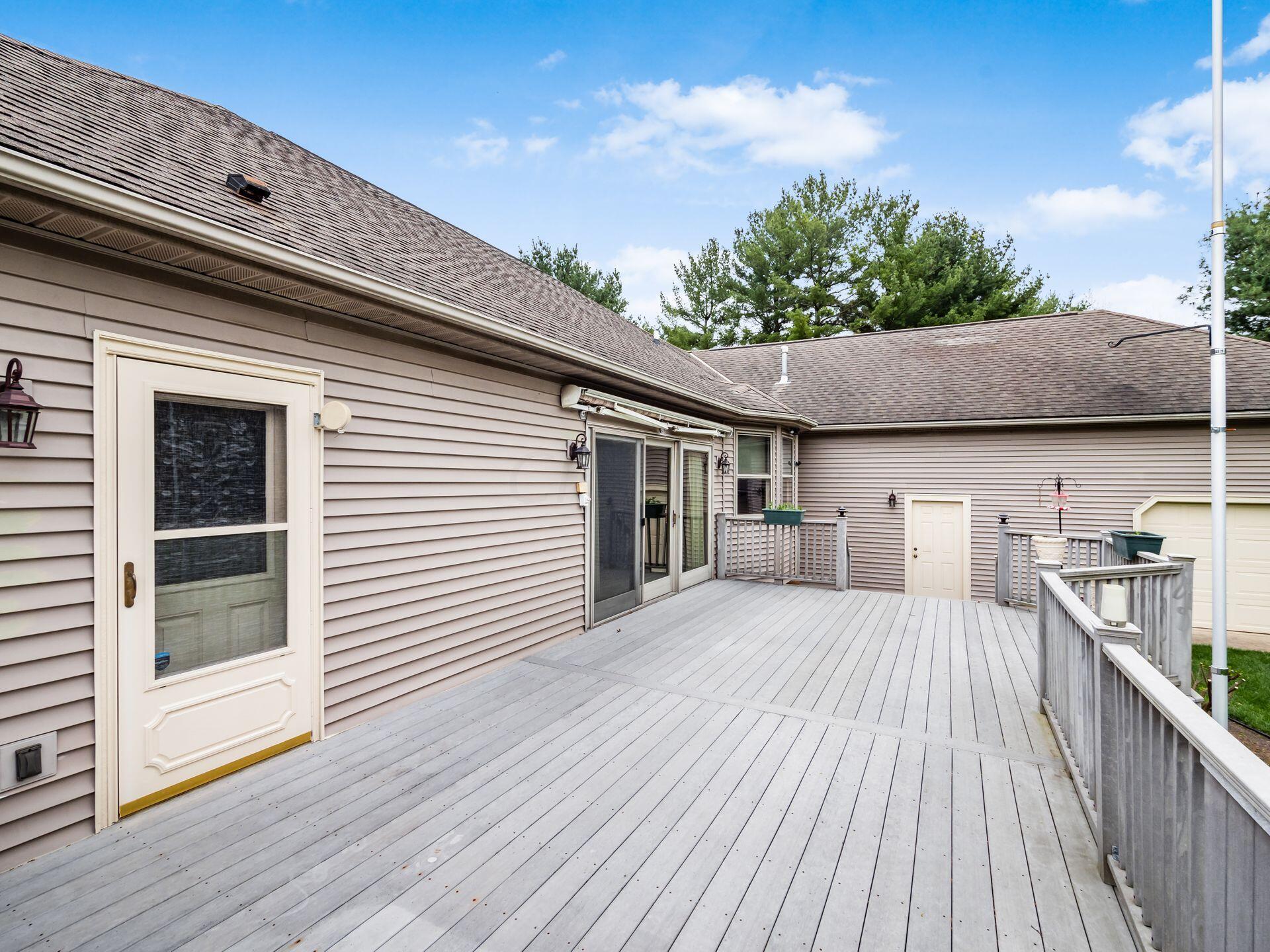 6767 Rovilla Road Blacklick, OH 43004 - Photo 46 of 53 Deck