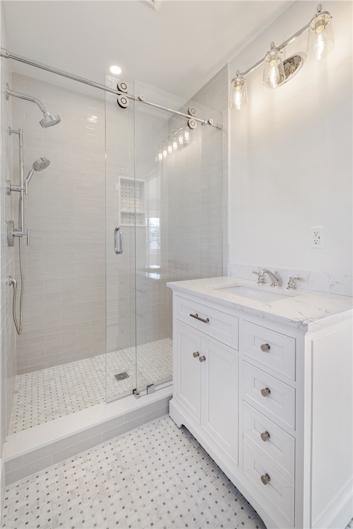 1 Knowlton Court Bristol, RI 02809 - Photo 42 of 45 En-Suite Guest Bath