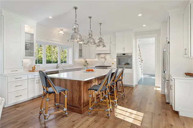 $1,585,000 | 1 Knowlton Court, Bristol, RI 02809