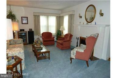 530 Uniontown Road Westminster, MD 21158 - Photo 12 of 19 Living Room