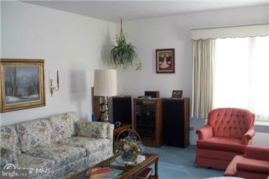 530 Uniontown Road Westminster, MD 21158 - Photo 13 of 19 Living Room