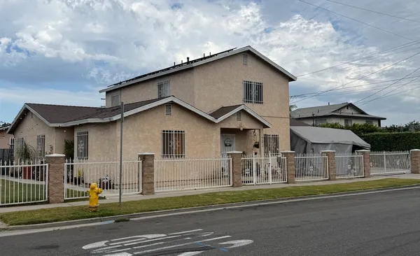 a house view with a outdoor space