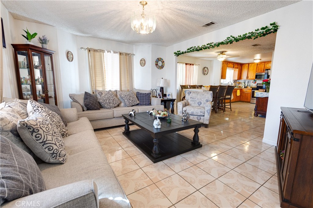 701 West 139th Street Compton, CA 90222 - Photo 6 of 25