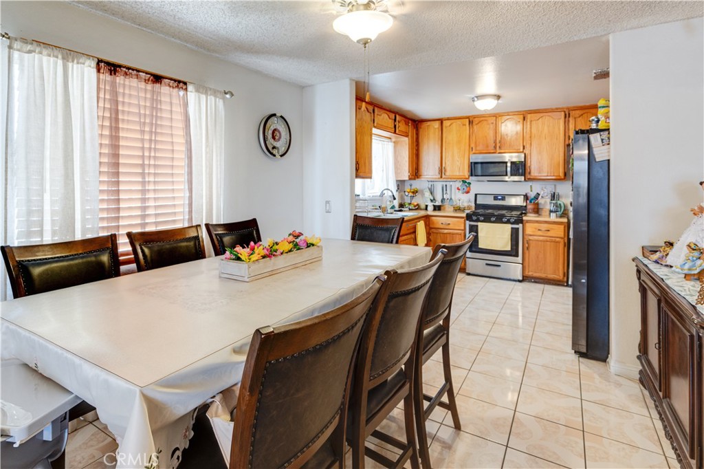 701 West 139th Street Compton, CA 90222 - Photo 10 of 25