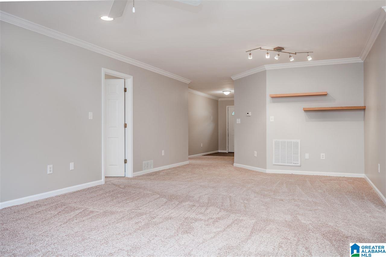 112 Lake Terrace Alabaster, AL 35007 - Photo 9 of 33