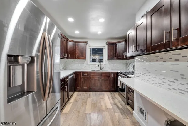 $702,000 | 208 Linden Avenue, Verona, NJ 07044