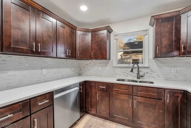 $702,000 | 208 Linden Avenue, Verona, NJ 07044