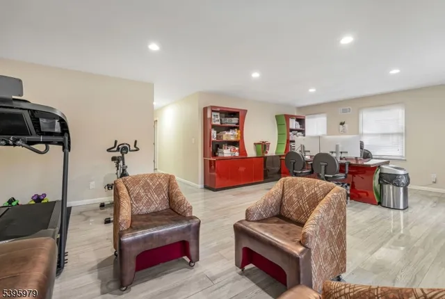 $702,000 | 208 Linden Avenue, Verona, NJ 07044