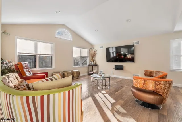 $702,000 | 208 Linden Avenue, Verona, NJ 07044