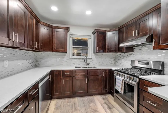 $702,000 | 208 Linden Avenue, Verona, NJ 07044