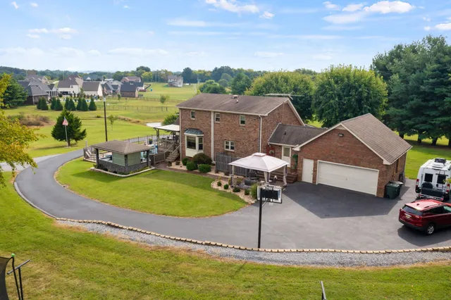 a view of a storage & utility room