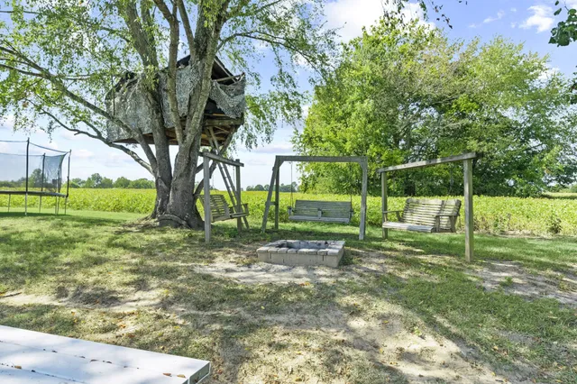 $950,000 | 730 North Russell Street, Portland, TN 37148