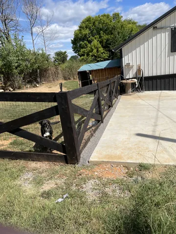 $950,000 | 730 North Russell Street, Portland, TN 37148