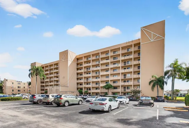 $130,000 | 7076 Huntington Lane, Unit 608, Delray Beach, FL 33446