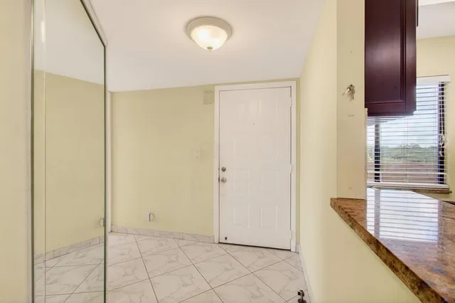 $130,000 | 7076 Huntington Lane, Unit 608, Delray Beach, FL 33446