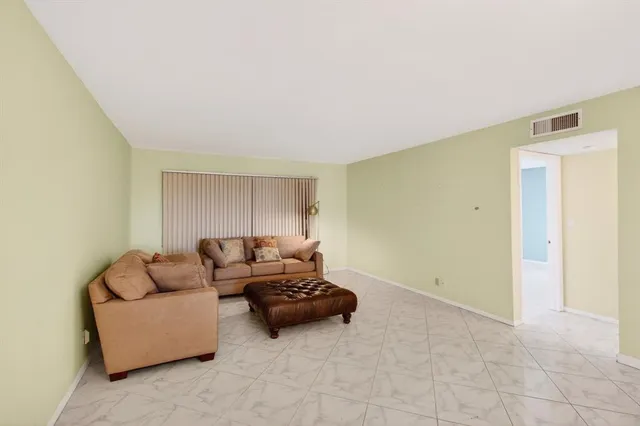 $130,000 | 7076 Huntington Lane, Unit 608, Delray Beach, FL 33446