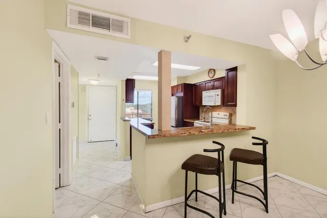 $130,000 | 7076 Huntington Lane, Unit 608, Delray Beach, FL 33446