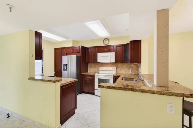 $130,000 | 7076 Huntington Lane, Unit 608, Delray Beach, FL 33446