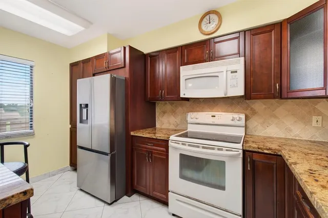 $130,000 | 7076 Huntington Lane, Unit 608, Delray Beach, FL 33446