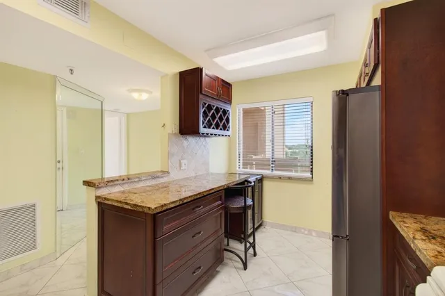 $130,000 | 7076 Huntington Lane, Unit 608, Delray Beach, FL 33446