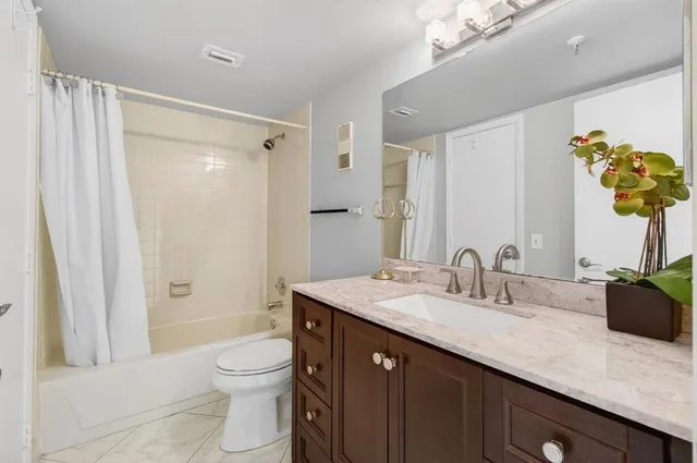 $130,000 | 7076 Huntington Lane, Unit 608, Delray Beach, FL 33446